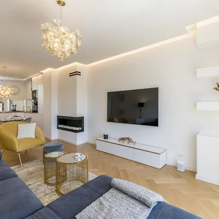 Splendido With Panoramic View - Private Parking Apartment